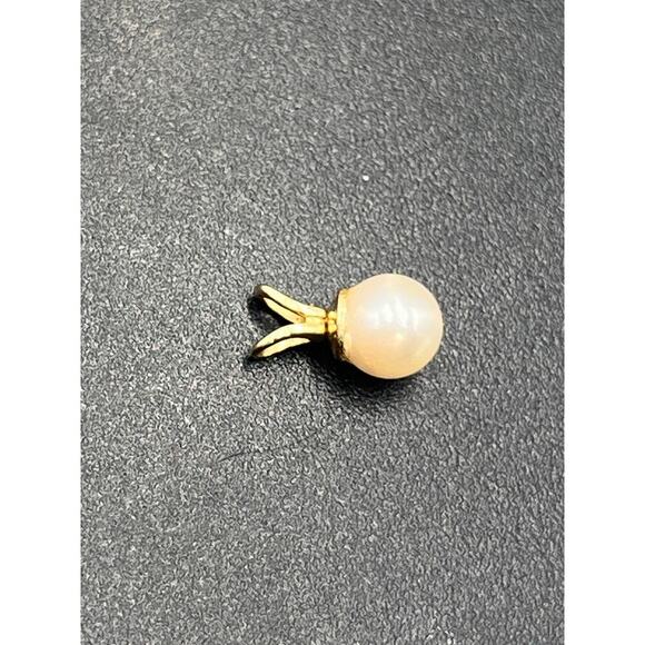 Small Stamped 14K Yellow Gold Cream Off White 5.5 mm Pearl Pendant .5 grams - Picture 7 of 8